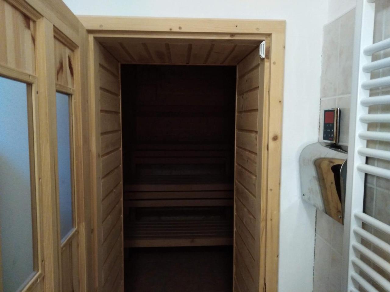 Penzion Snezenka Jiretin pod Bukovou Ngoại thất bức ảnh